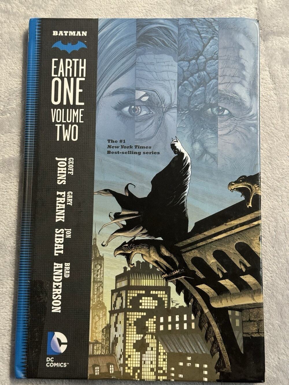Batman Earth One Volume 2 Geoff Johns DC Comics Graphic Novel Gary Frank Sibal